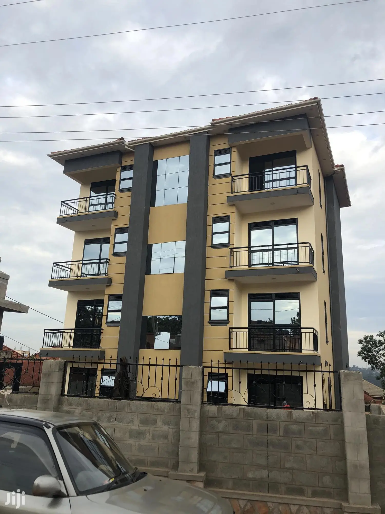 Kiwature Eight Unit Apartment Building On Sell