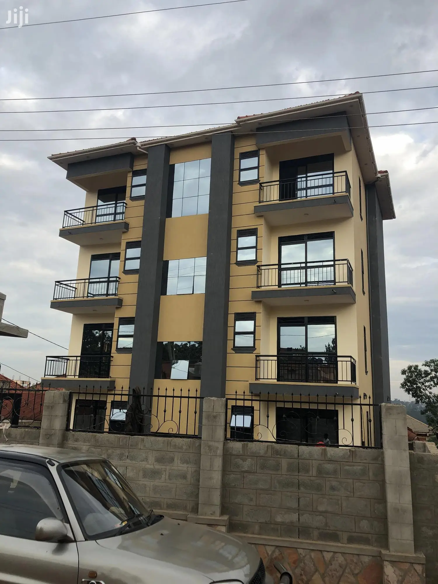 Kiwature Eight Unit Apartment Building On Sell