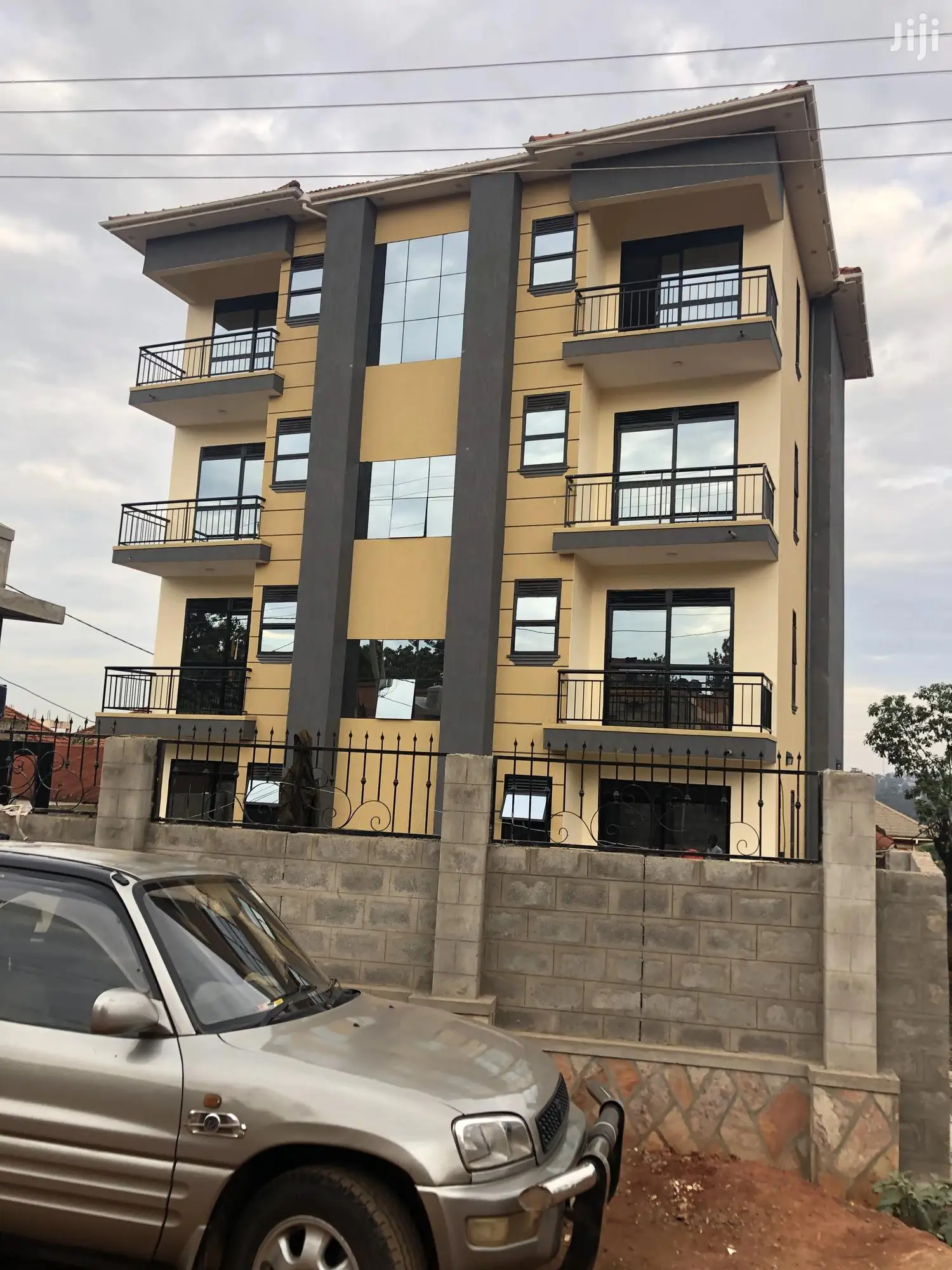 Kiwature Eight Unit Apartment Building On Sell
