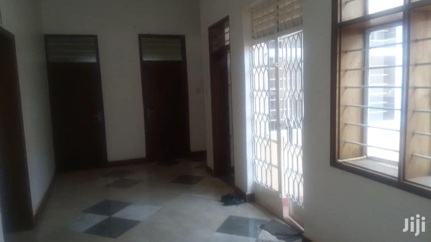 10bdrm Maisonette in Kololo Property, Central Division for Rent