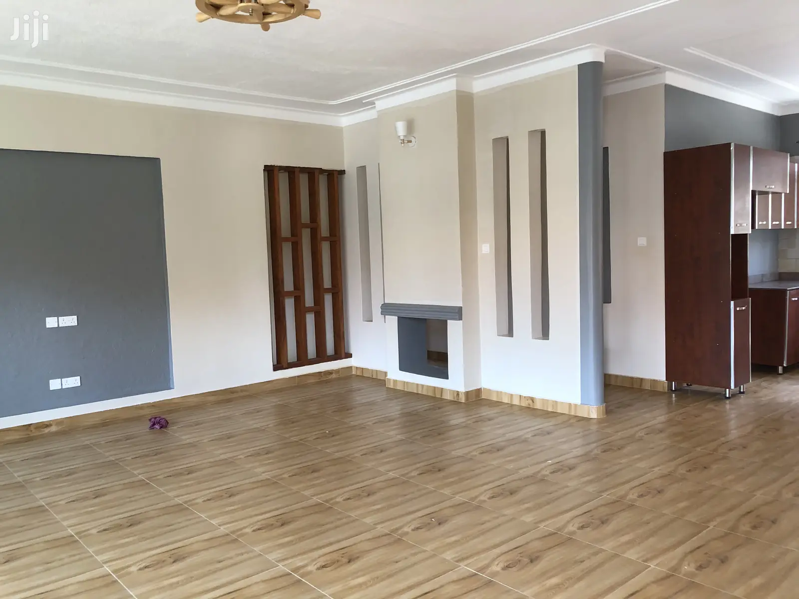 Kira Mamerito Road Pretty Bungalow on Sell