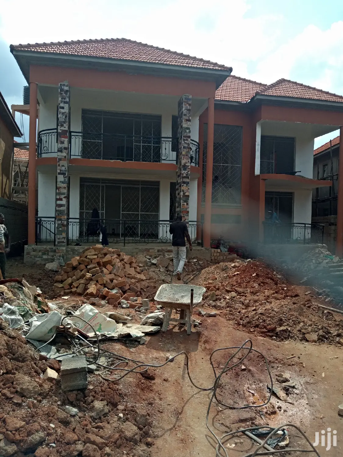 Kiira Six Bedrooms Palatial House On Sell
