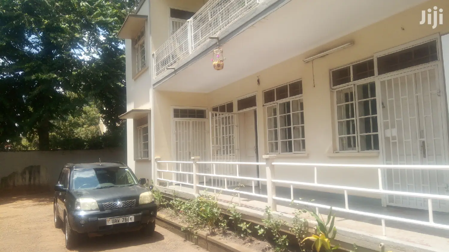 Colonial Resident