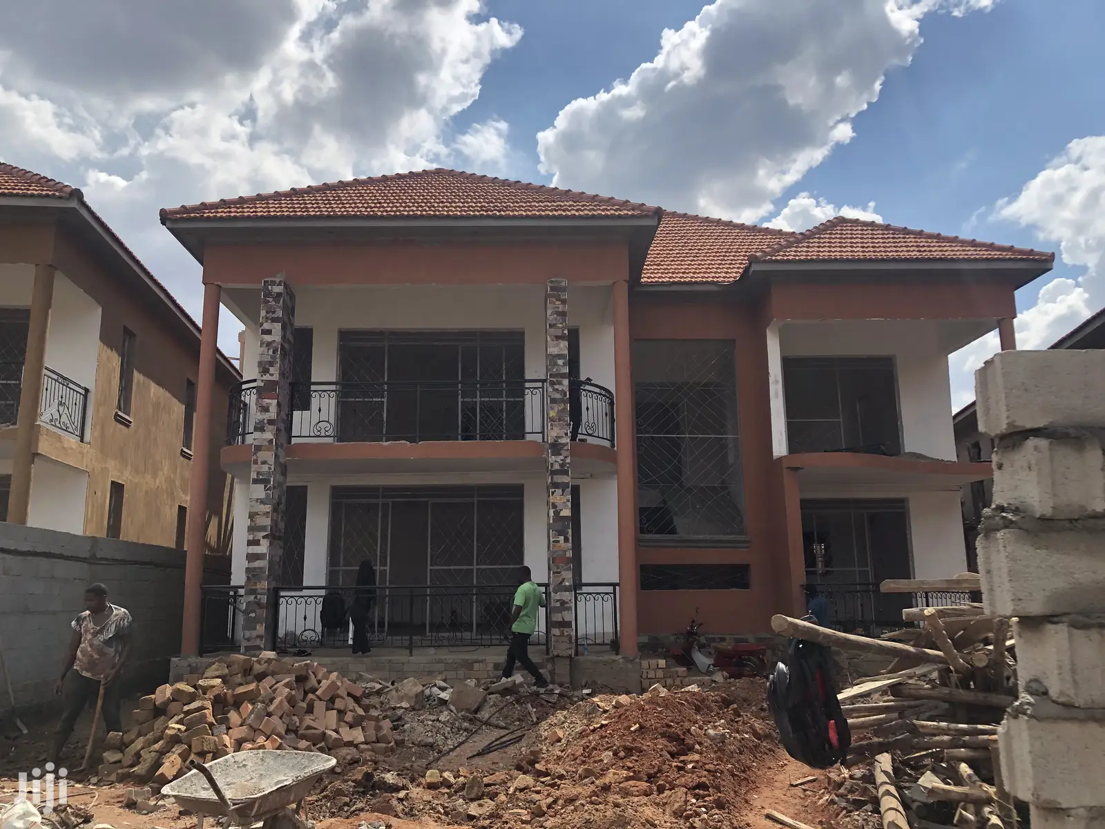 Corporate Six Bedroom Mansion in Kira for Sell