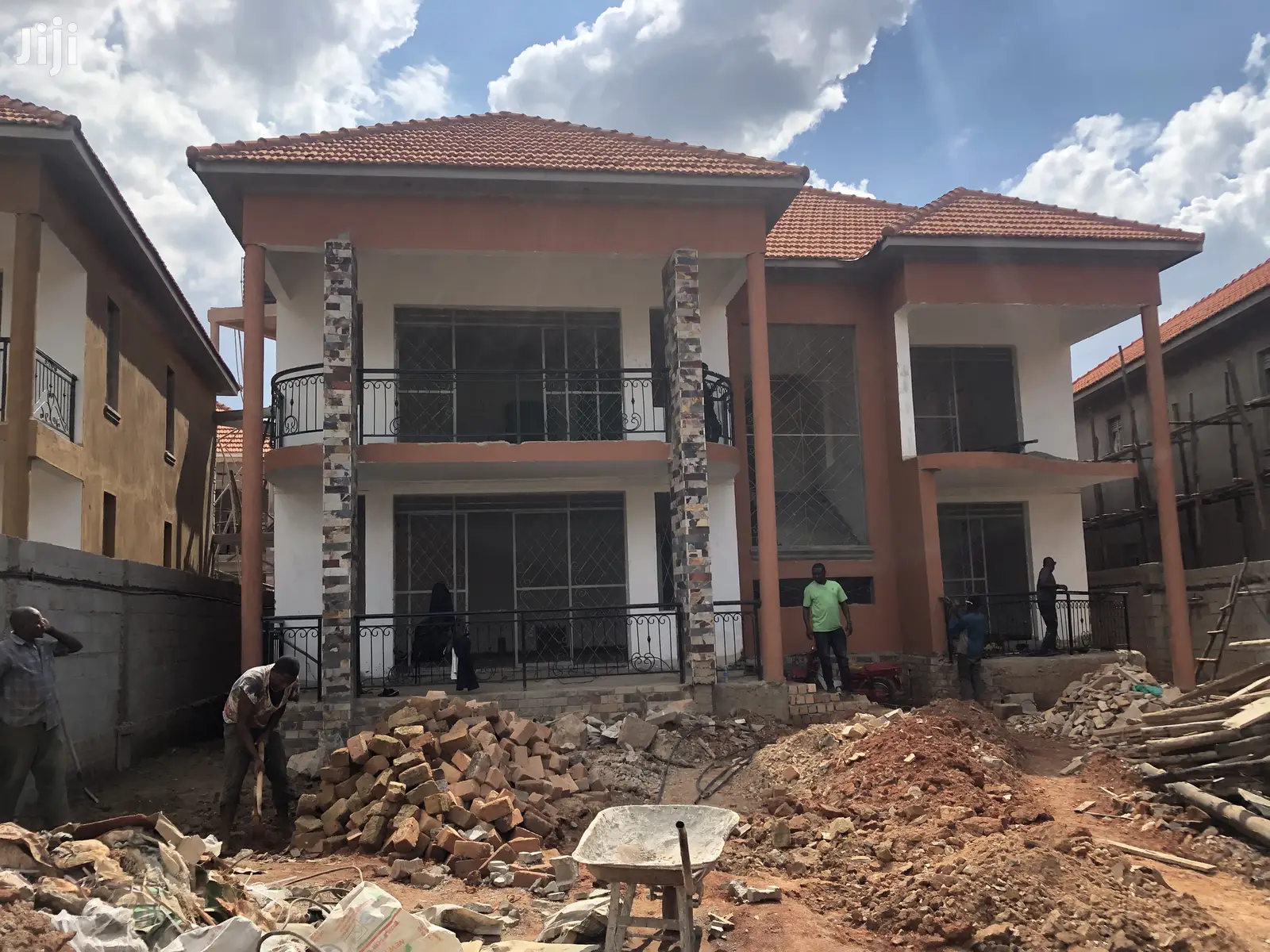 Corporate Six Bedroom Mansion in Kira for Sell
