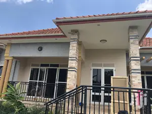 Kiira Lovely Mansion With Four Bedrooms on Sell