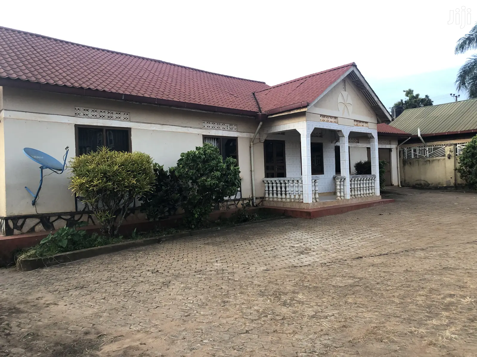 29 Decimals House In Bweyogerere Near Tarmack On Sell