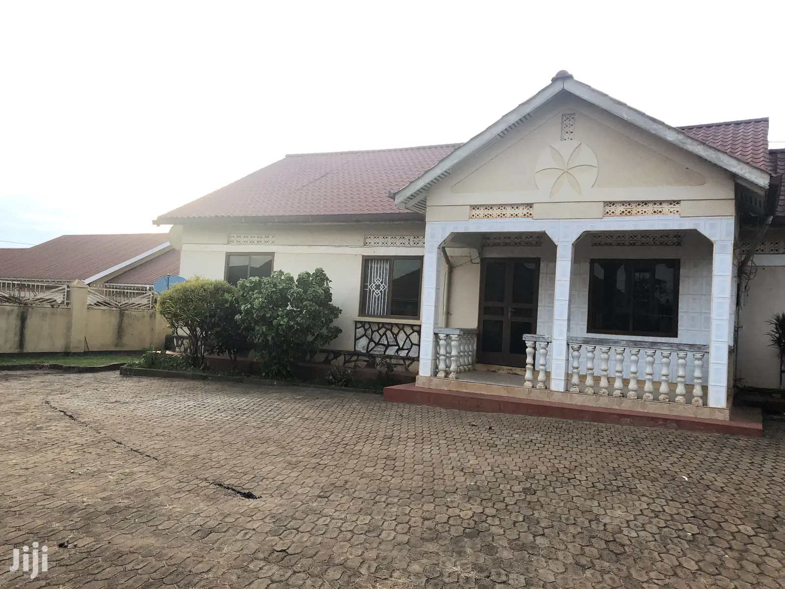 29 Decimals House In Bweyogerere Near Tarmack On Sell