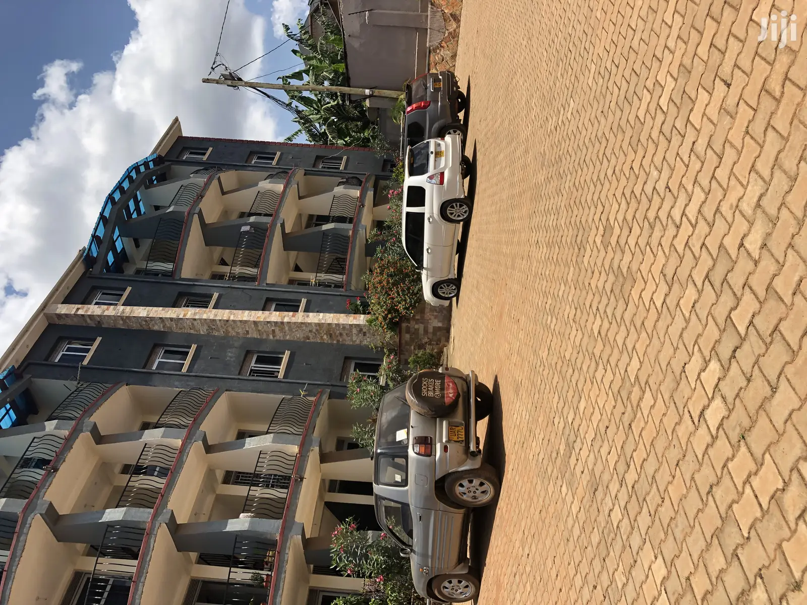 16 Unit Apartments In Kyaliwajjara On Sell