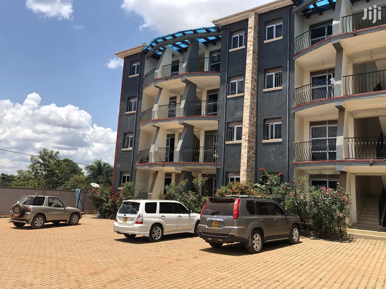 16 Unit Apartments In Kyaliwajjara On Sell