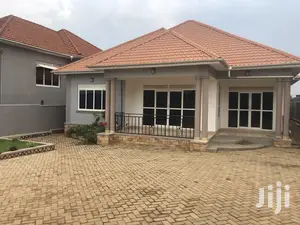 Kiira Beautiful Home With Compound on Sell