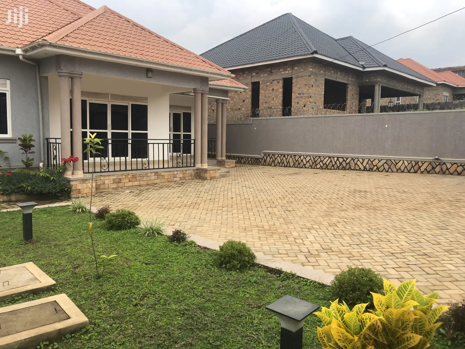 Kiira Beautiful Home With Compound on Sell