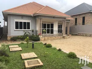 Kiira Beautiful Home With Compound on Sell