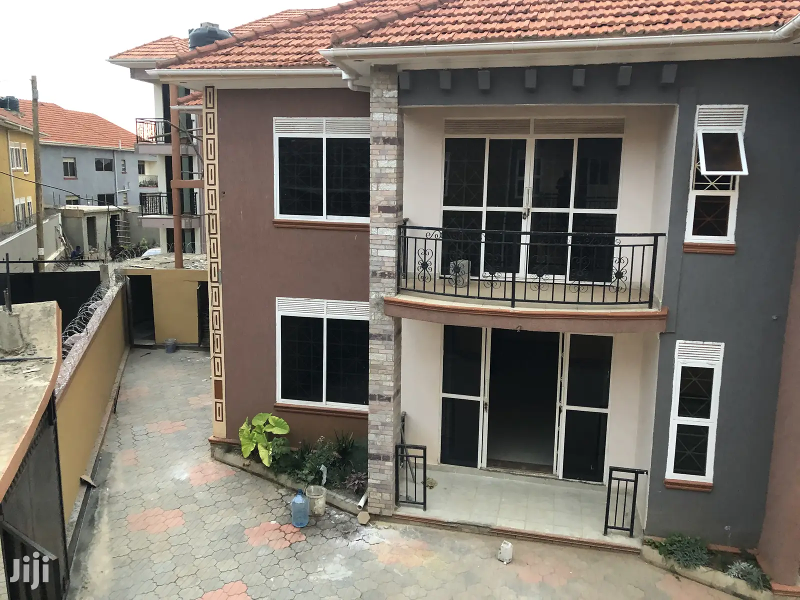 Kiira Hot Six Bedrooms Castle On Sell