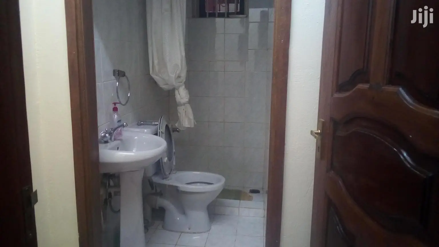One Bedroom Apartment For Rent