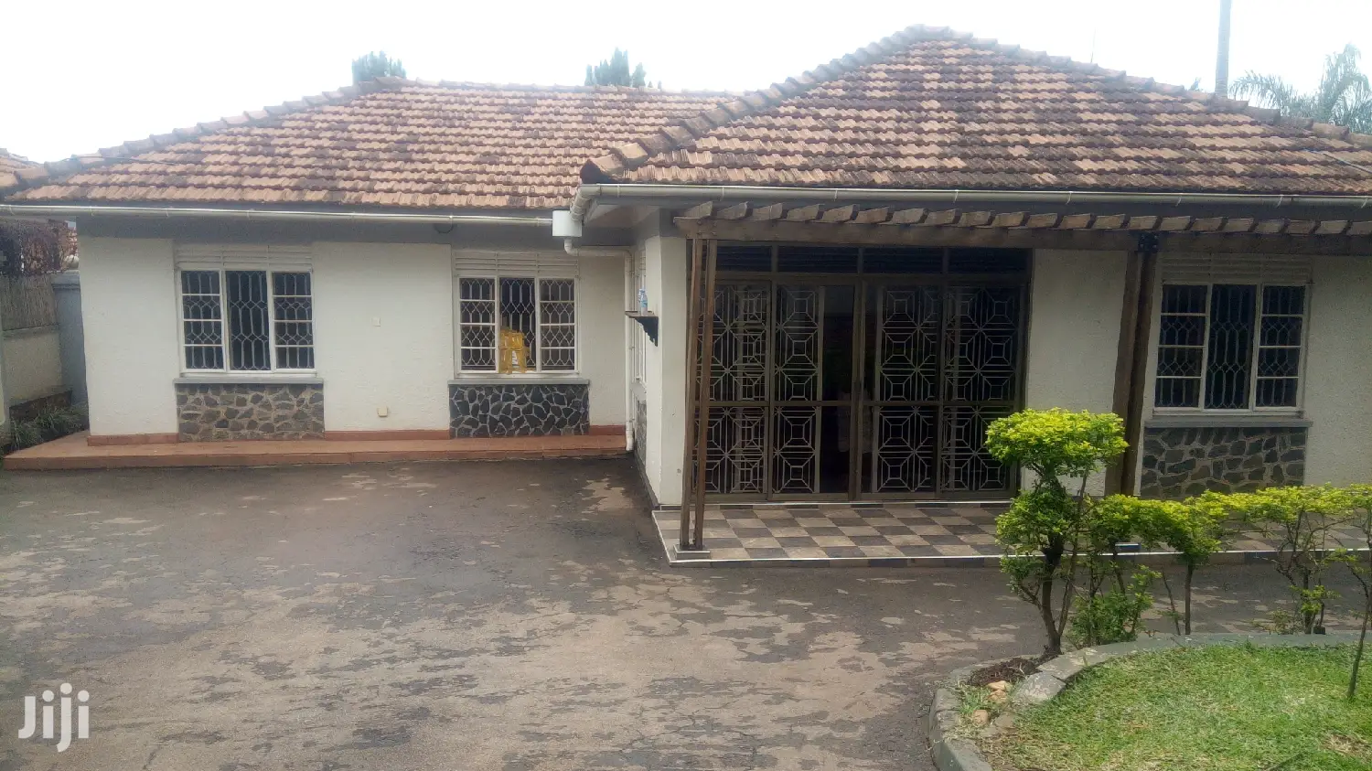 3bdrm Bungalow in Kampala for rent