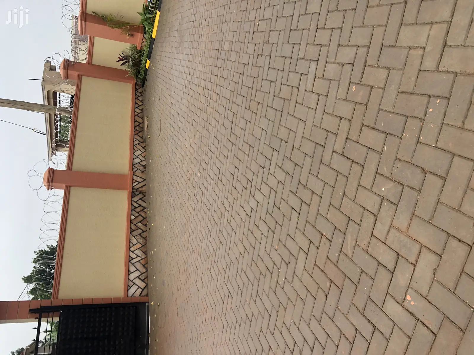 Kyanja Luxury Apartments On Sel