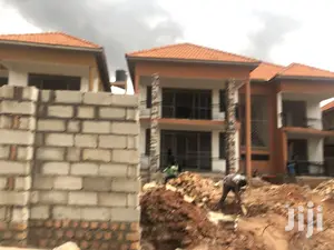 Kira 6 Bedrooms Storeyed House on Sell