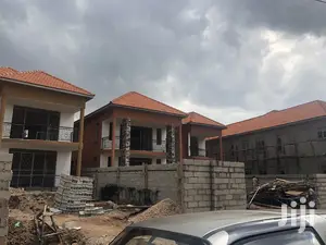 Kira 6 Bedrooms Storeyed House on Sell