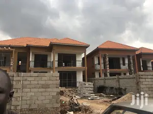 Kira 6 Bedrooms Storeyed House on Sell