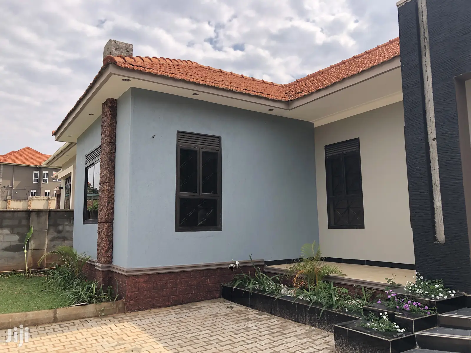 Kira Grand Posh House on Sell