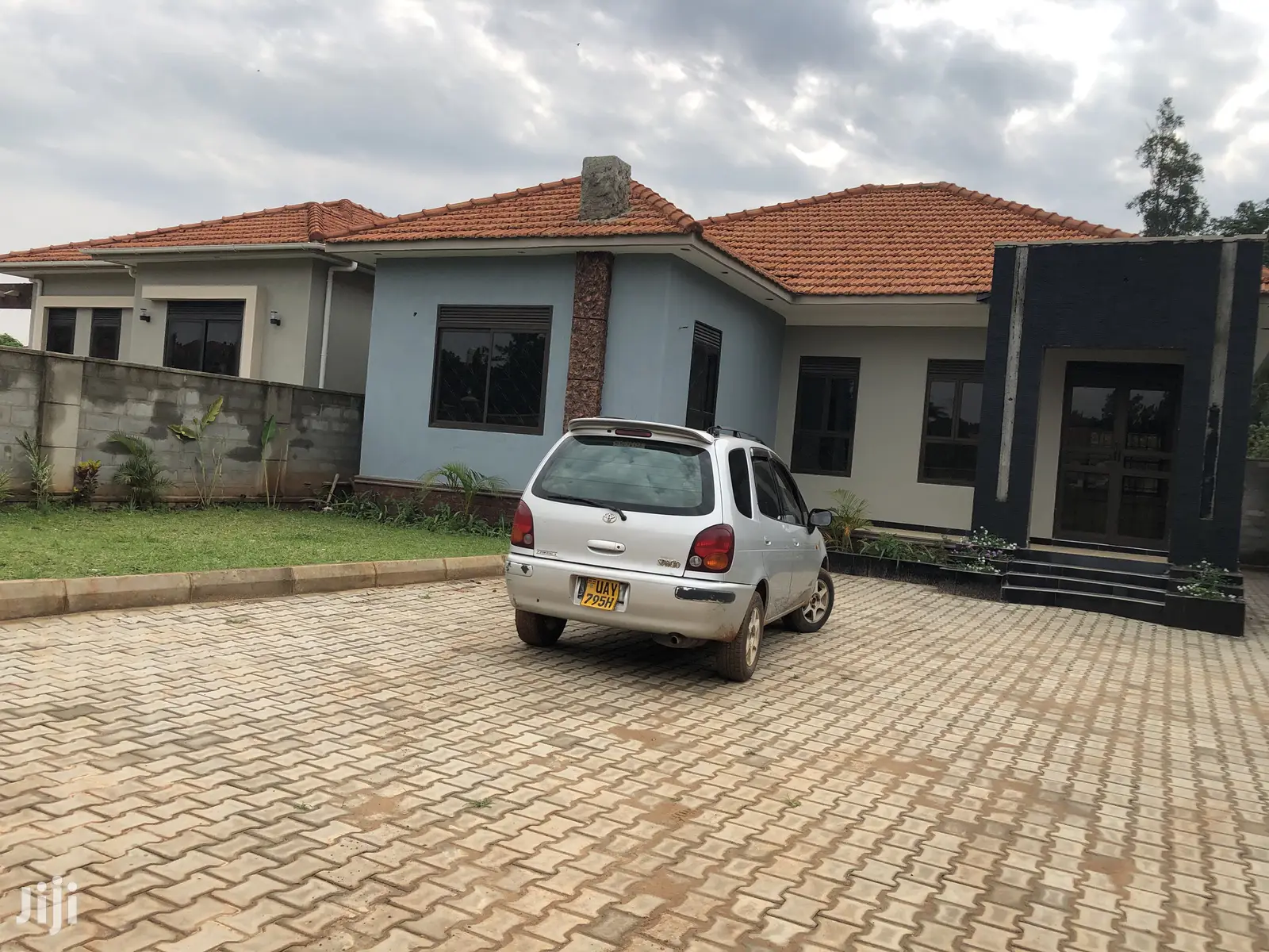 Kira Grand Posh House on Sell