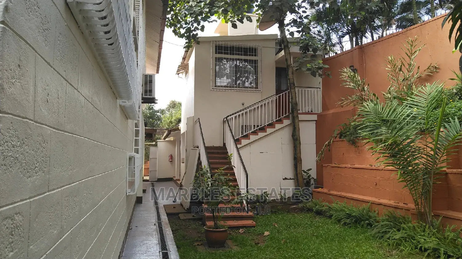 Nice White House For Rent In Naguru.