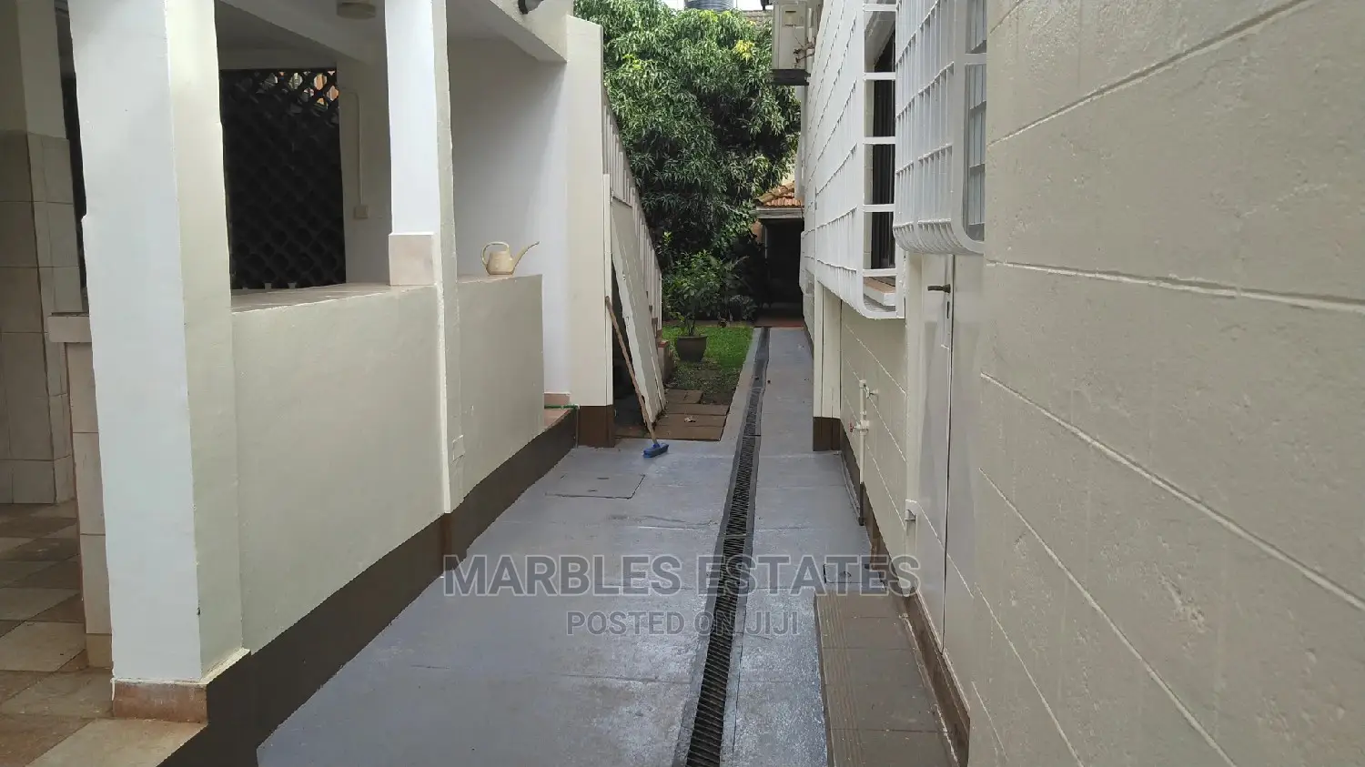Nice White House For Rent In Naguru.