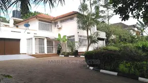 Nice White House For Rent In Naguru.
