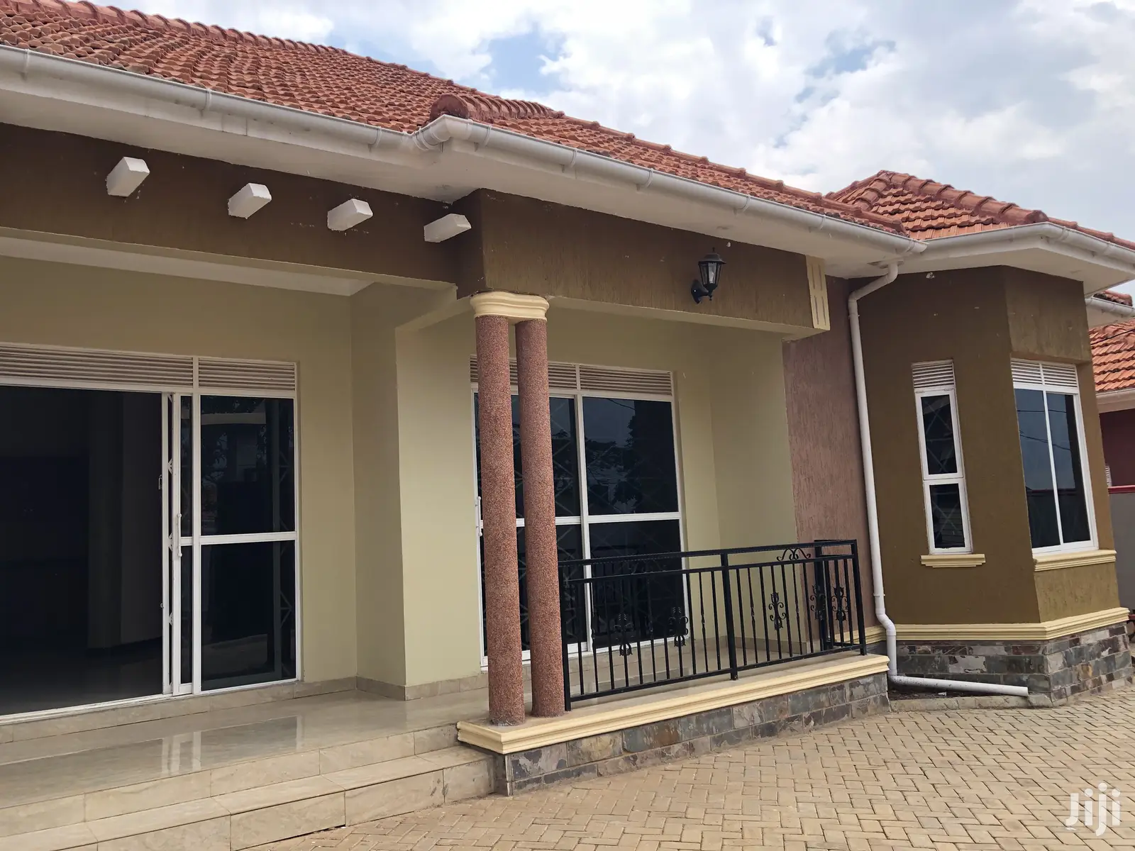 Kiira Fascinating Bungalow on Sell