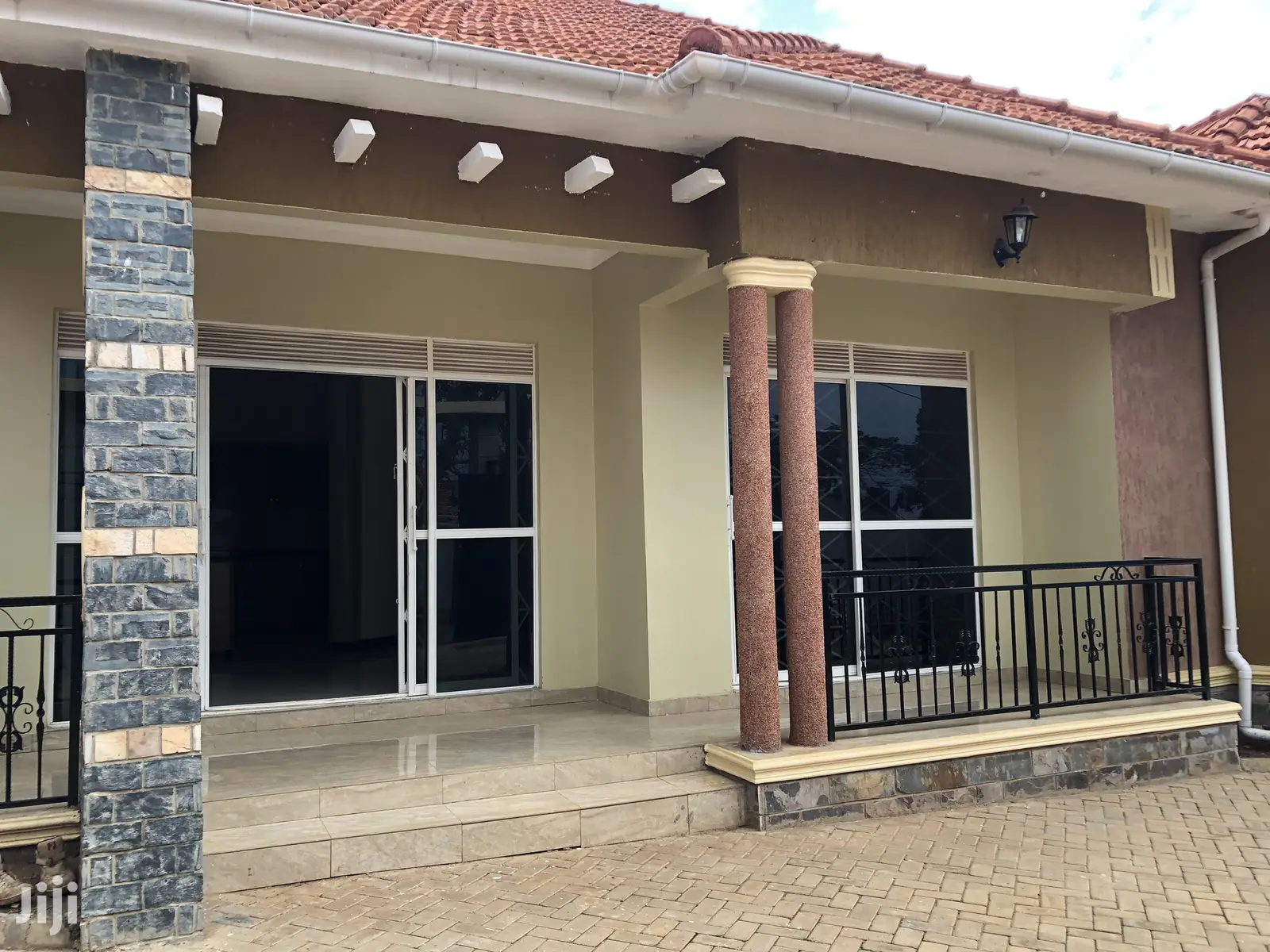 Kiira Fascinating Bungalow on Sell