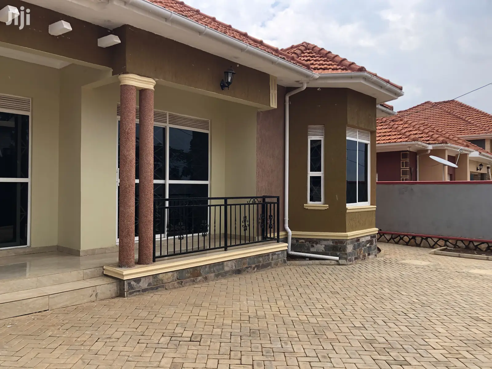 Kiira Fascinating Bungalow on Sell
