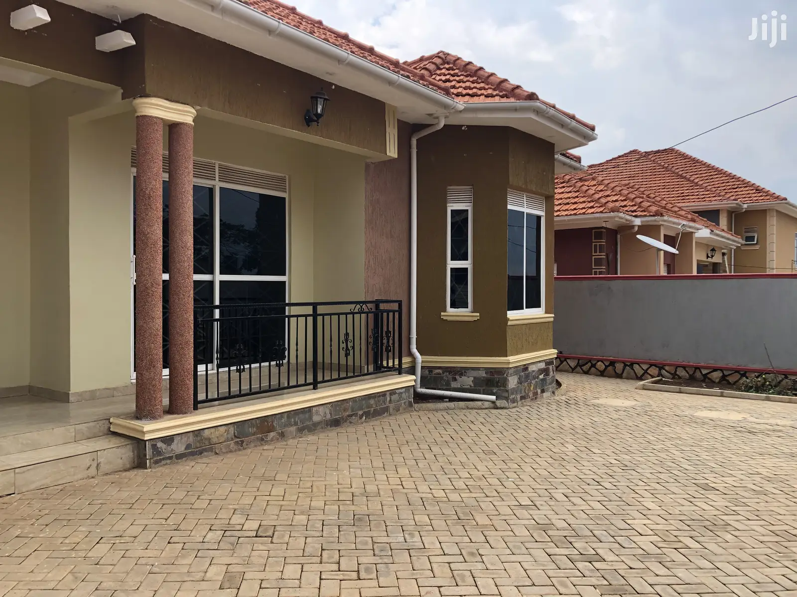 Kiira Fascinating Bungalow on Sell