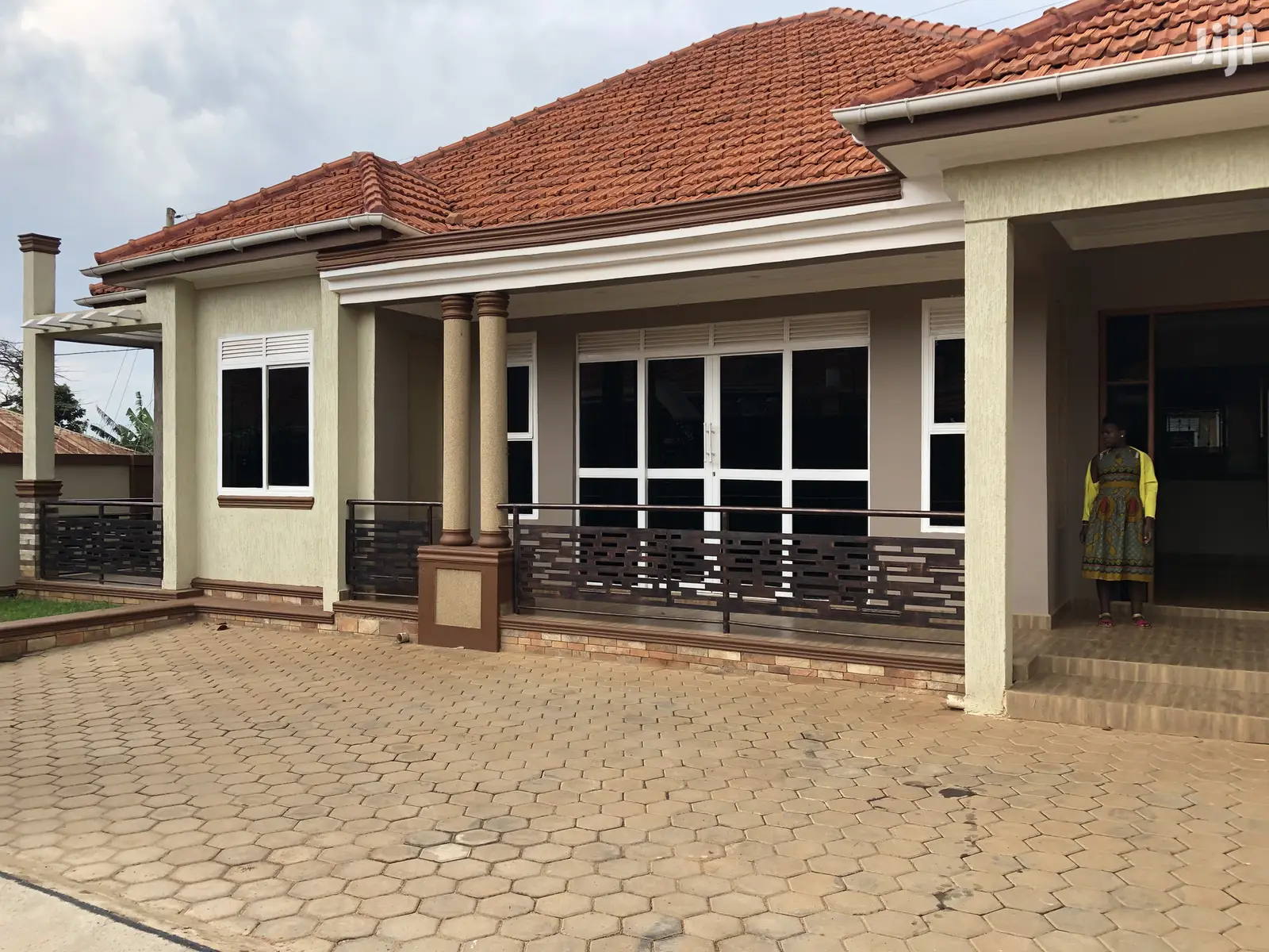 Kiiira Mamerito Road Pretty Home on Sell