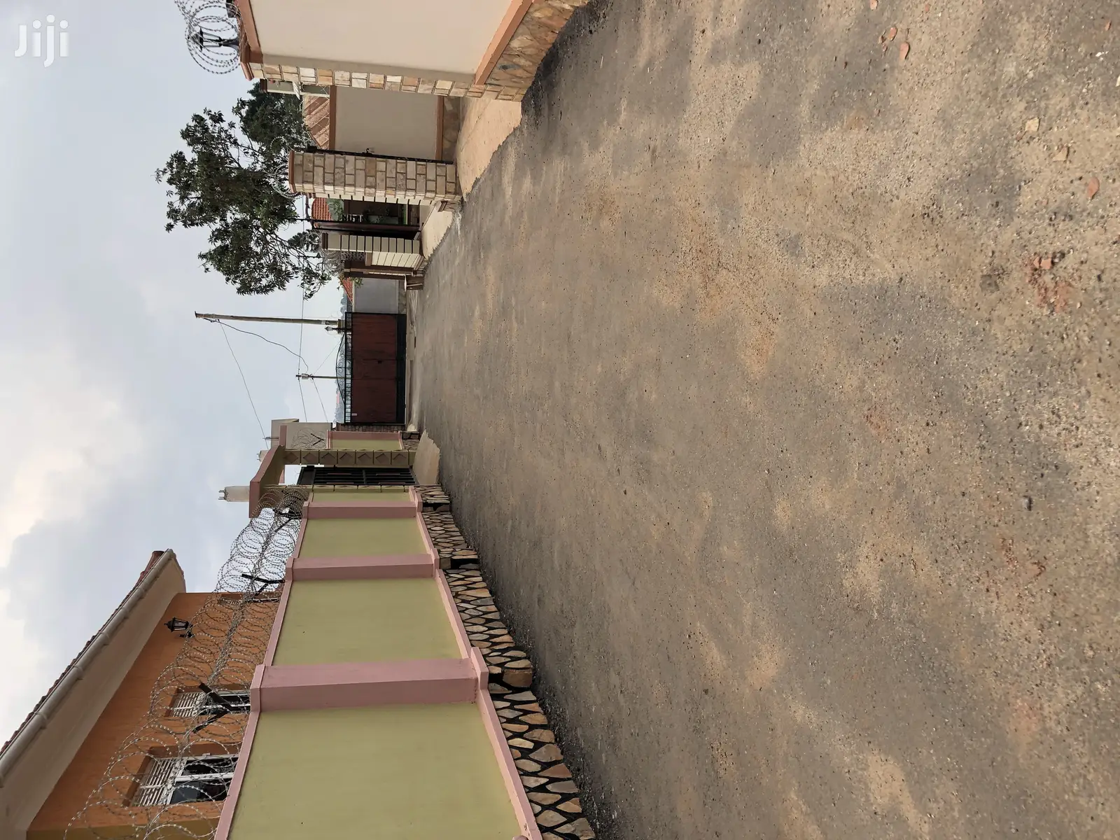 Kiiira Mamerito Road Pretty Home on Sell