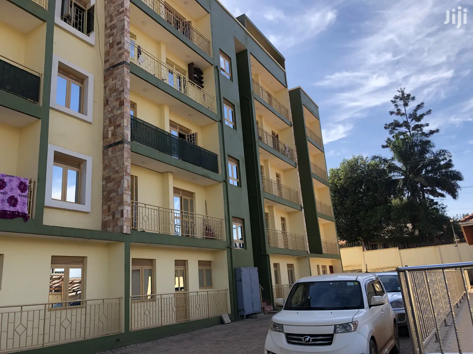 New,Bukoto Condominiums Wit Swimming Pool on Sell