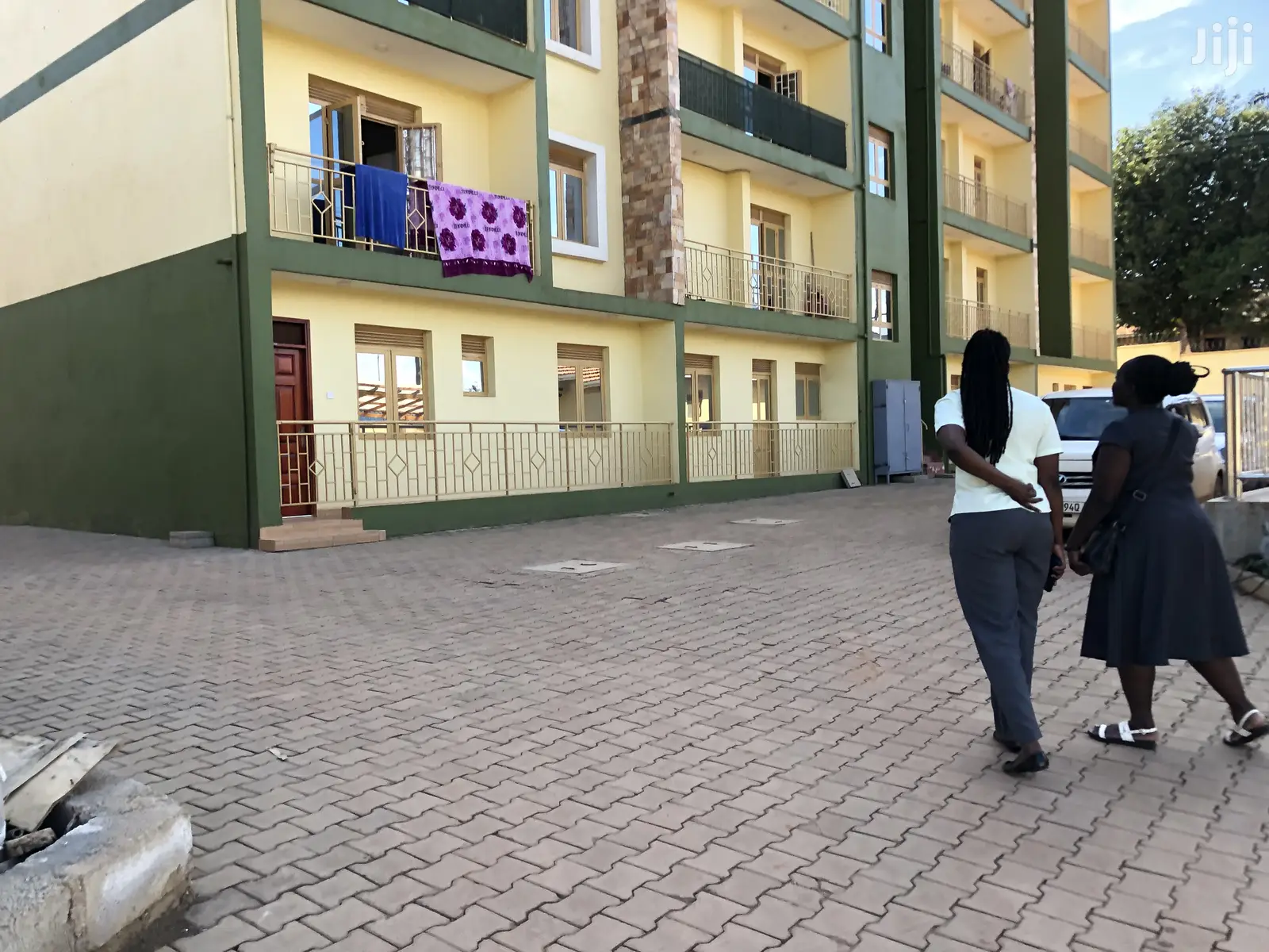 New,Bukoto Condominiums Wit Swimming Pool on Sell