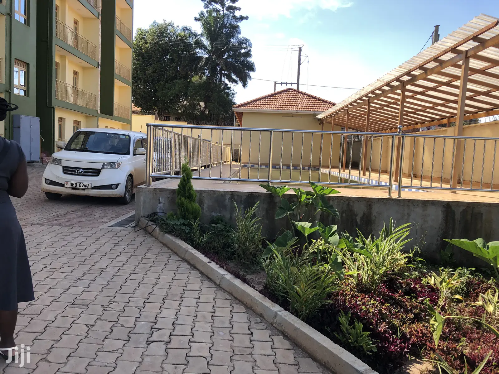 New,Bukoto Condominiums Wit Swimming Pool on Sell