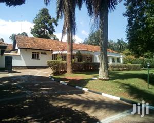 A Colonial Banglow For Rent As Office