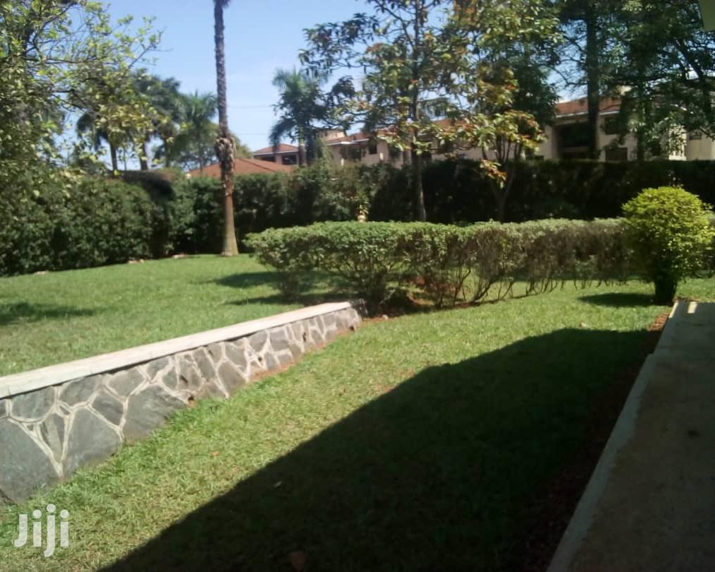 A Colonial Banglow For Rent As Office