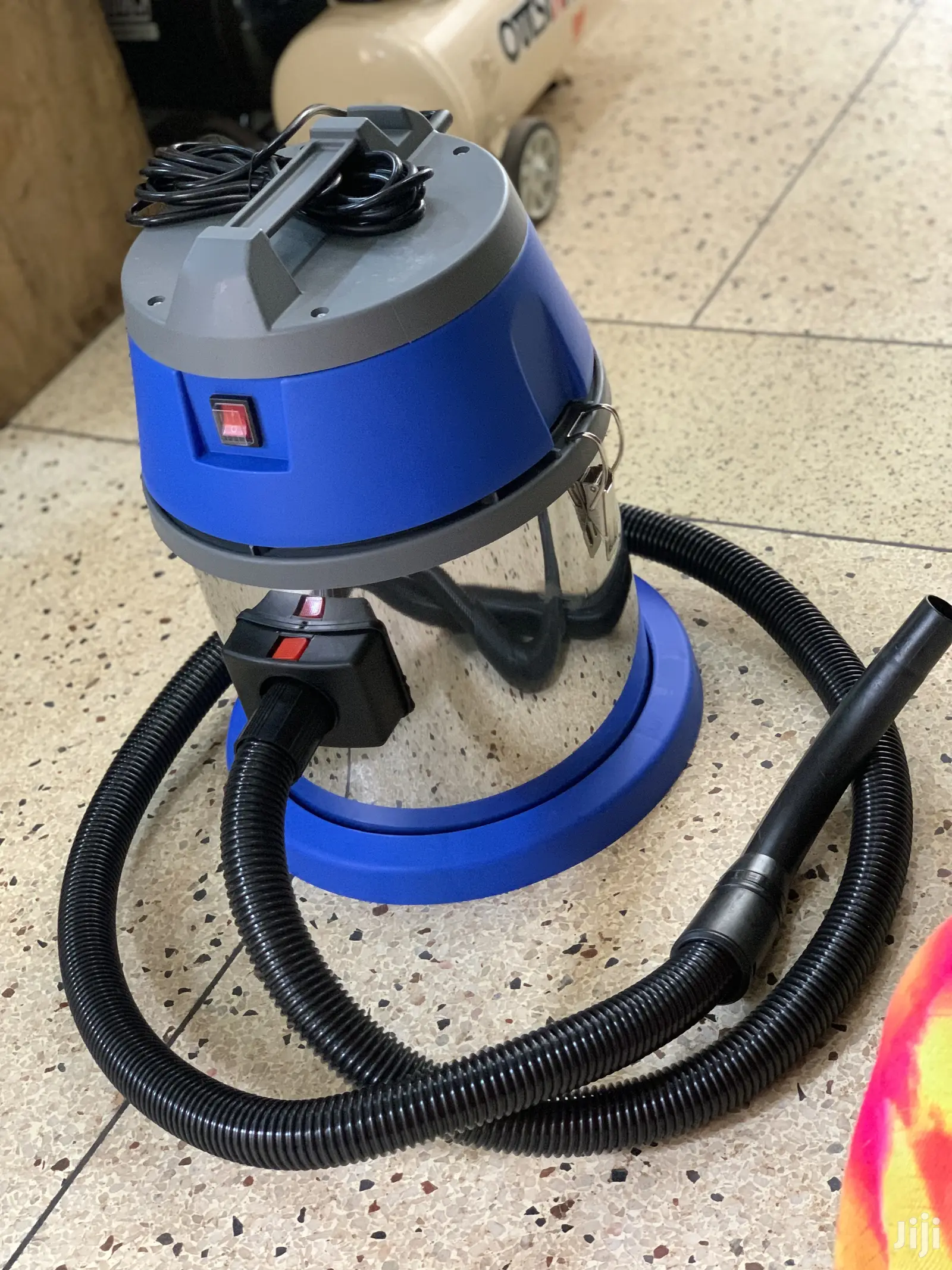 Vaccum Cleaners (Wet Dry)