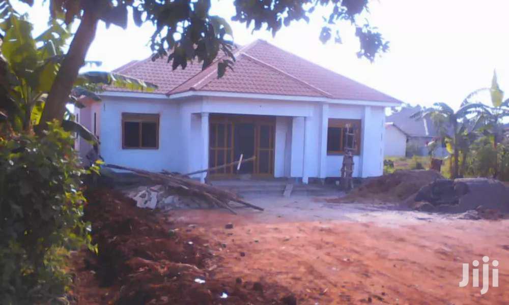 Kira Posh New House On Sale
