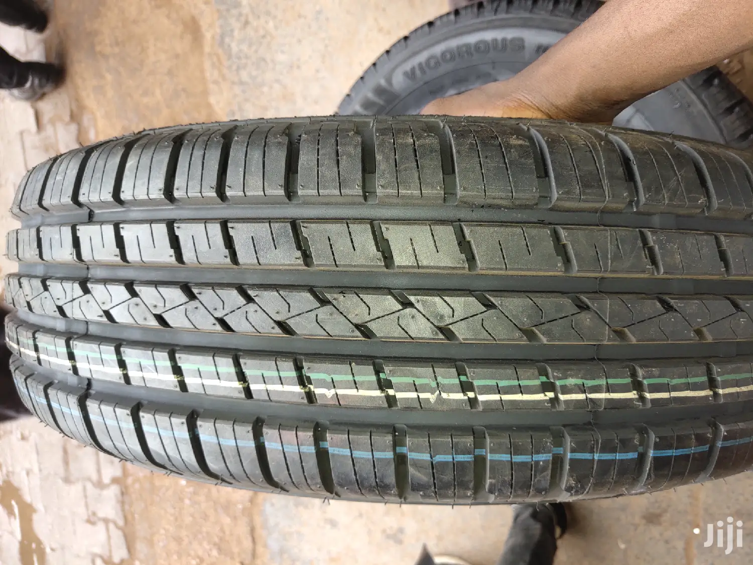 215/70R16 Hifly