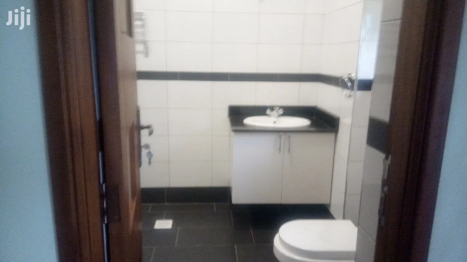 4 Bedroom House In Kololo For Rent