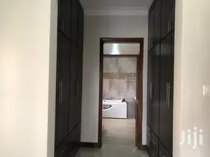 Munyonyo Classy Mansion on Sell
