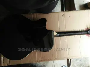 Yamaha Box Guitar/Acoustic