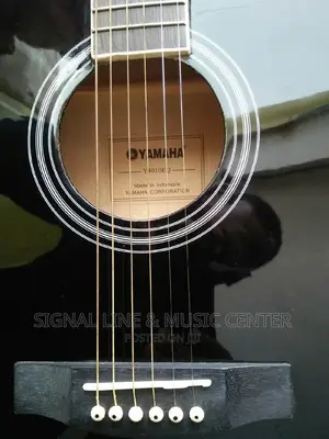 Yamaha Box Guitar/Acoustic
