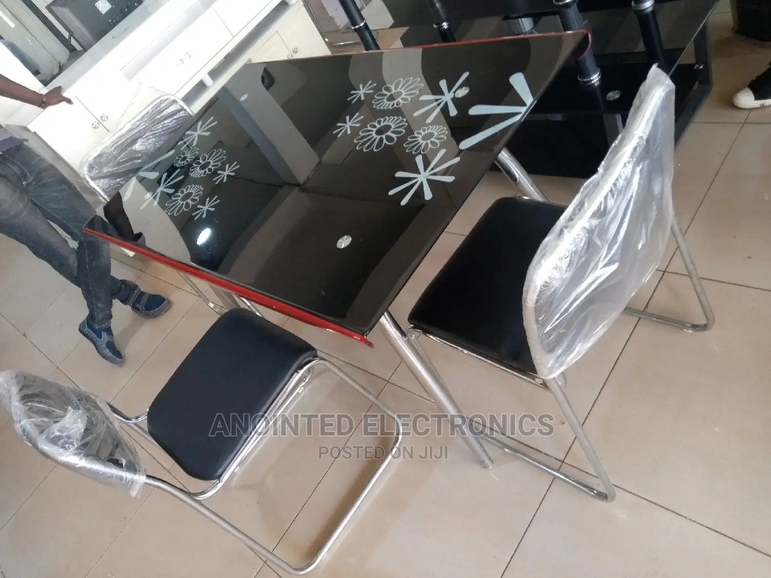 4 Seater Dining Glass Table