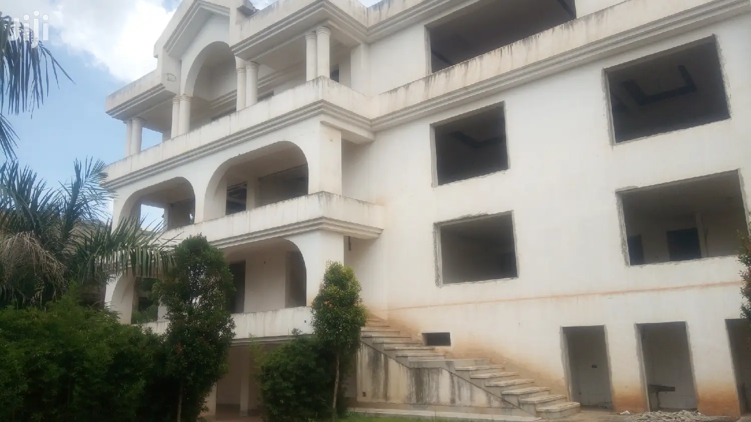 5 Bedroom Shell Mansion In Kololo For Sale