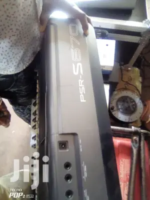 Yamaha Keyboard PSR S670